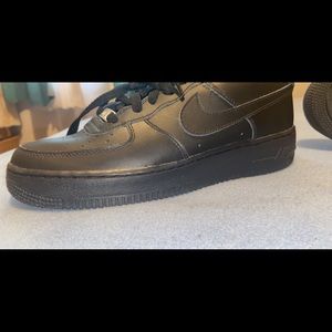 Air Force 1 black size 7 youth